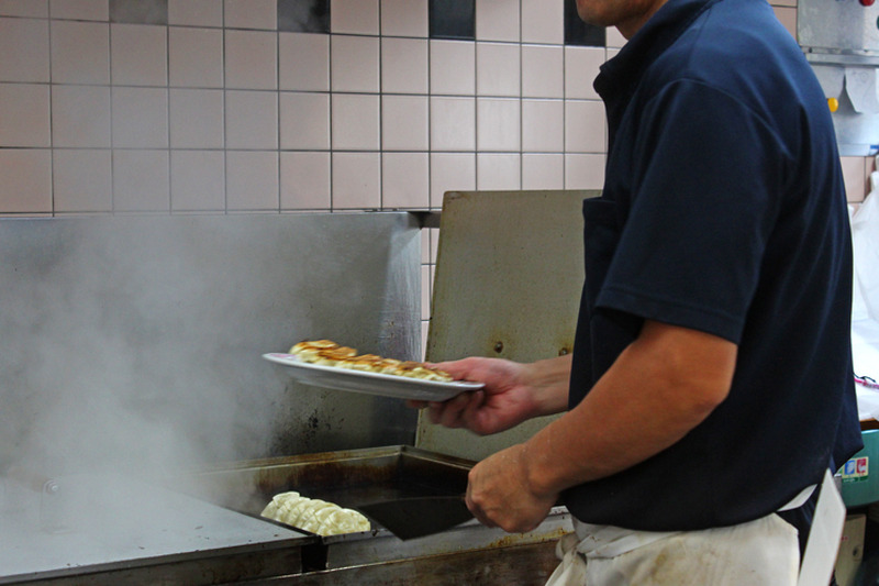 王将が全部同じだと思ったら大間違い！呑んべえ向けの「餃子の王将 十条店」で1000円の贅沢をしてきた